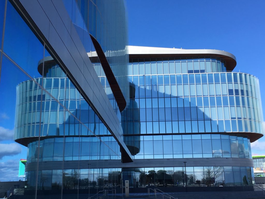 Kellogg Global Hub exterior with Solera® glazing