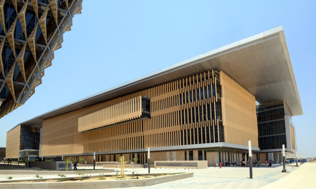 Kuwait-College-Solera-translucent-glazing-education,jpg