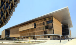 Kuwait-College-Solera-translucent-glazing-education,jpg